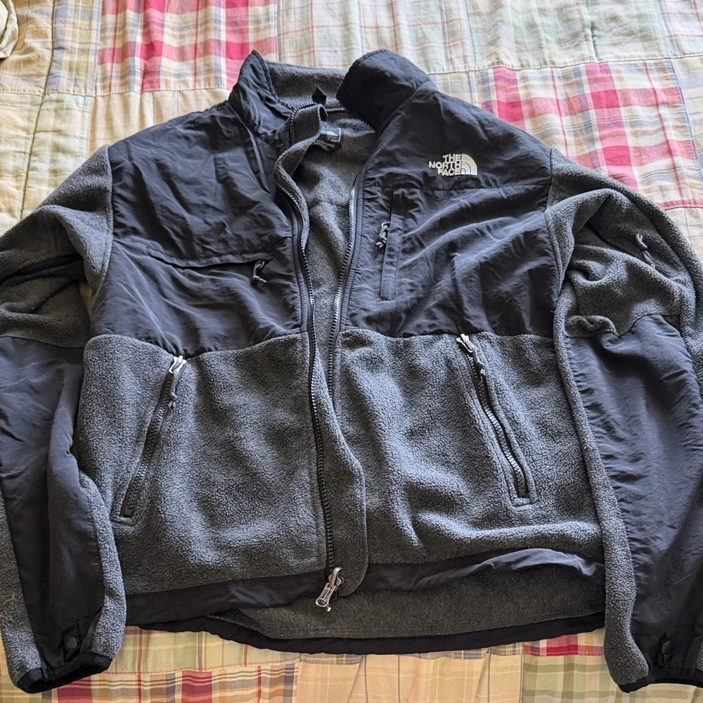 The North Face Men's Dark Gray/Black Fleece Jacket